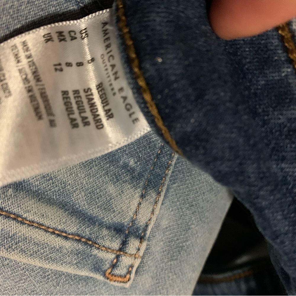 American Eagle Outfitters Women's Dark and Light Blue Straight Leg Jeans - Picture 2 of 2